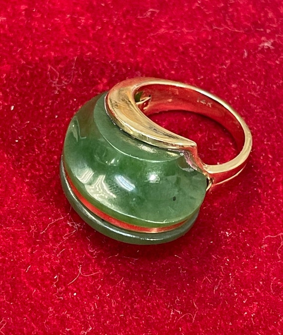 Beautiful Retro Carved Nephrite Jade and Solid 14K
