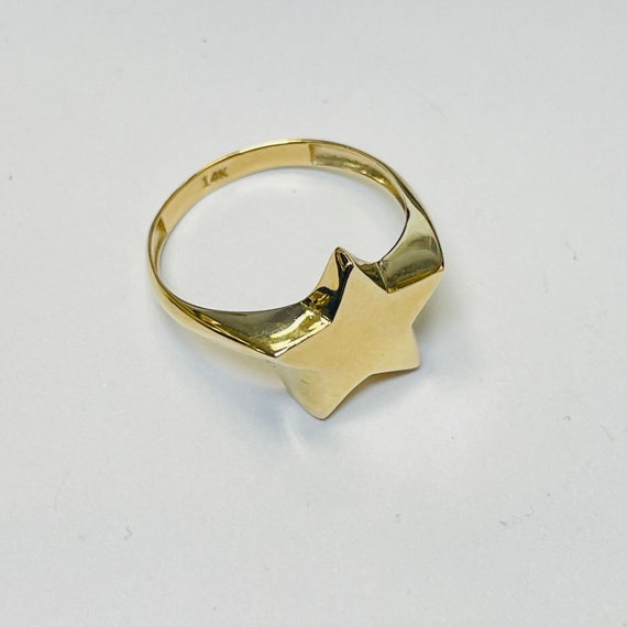 Solid 14K yellow Gold Flat Star Signet Ring Band … - image 1