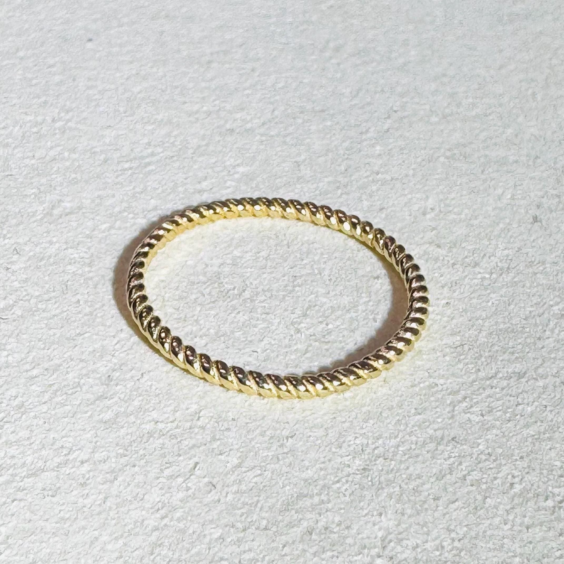 Cute! 14K Yellow Gold 1mm Woven Twist Rope Stacking Ring Size 4.75