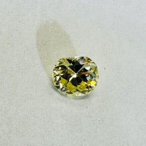 Old Mine Cushion  Cut .32CT Fancy Light Yellow Loose Diamond Natural  4.5mm
