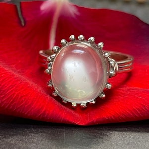 Gorgeous Translucent Sage Green Moonstone Vintage Solid 14K White Gold Ring Size 8