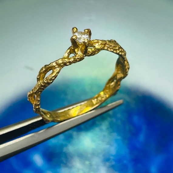 Solid 10K Yellow Gold Natural Diamond Twist Ring … - image 3