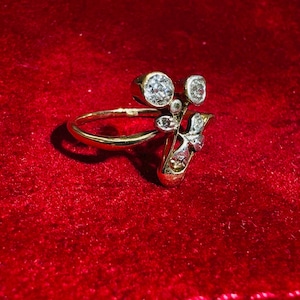 Cute! Antique Victorian 18K Gold Platinum and Old Mine Cut Diamond Flower Ring Size 8