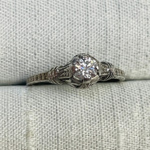 An Exquisite 18K White Gold Solitaire VS Old Mine Cut Diamond Art Deco Antique Ring Size 8.25