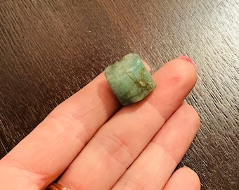 21CT Loose Natural Colombian Rough Emerald Crystal