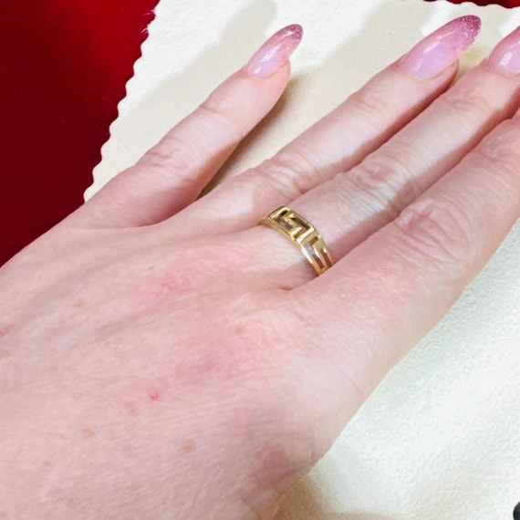 14K Solid Gold Angular Greek Key ring Size 7.75 - image 3