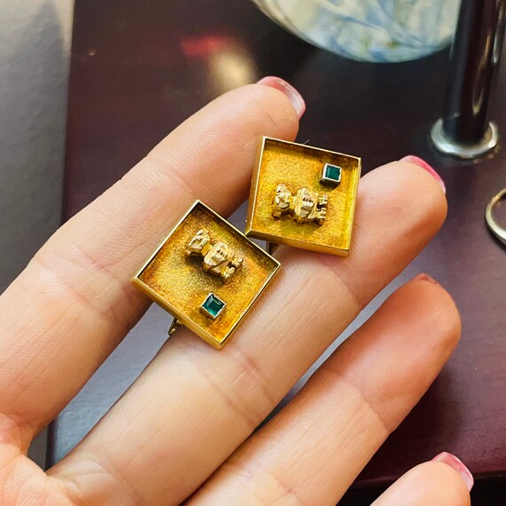 Solid 18K Yellow Gold Pre Colombian Figures and Green… - Gem