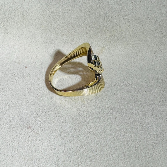 Solid 10K Yellow Gold Abstract Wave Ring Size 7.75 - image 5