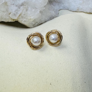 14K Yellow Gold Natural Pearl Earrings