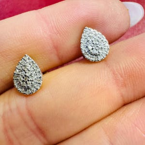 Pendientes de oro amarillo macizo de 10k con diamantes naturales y cierre de rosca