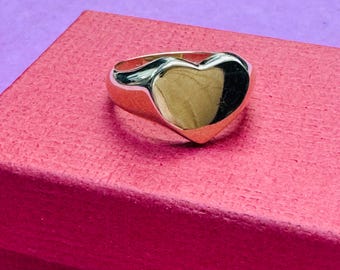 Solid 14K yellow Gold Flat Heart Signet Ring Band Size 6