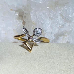 Cute! Antique Victorian 18K Gold Platinum and Old Mine Cut Diamond Flower Ring Size 8