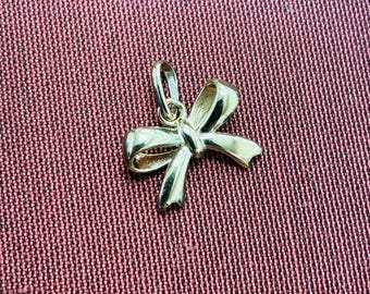 14K Yellow Little Bow Pendant Charm