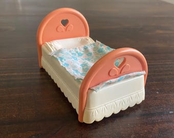 RARE Fisher Price Loving Family Dollhouse Bed Peach Heart 1993 Vintage Blanket