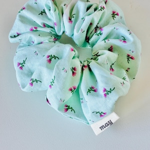 may scrunchie 02