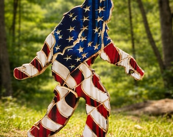 Talla de madera de Pie Grande patriótica artesanal: decoración americana, 28 cm