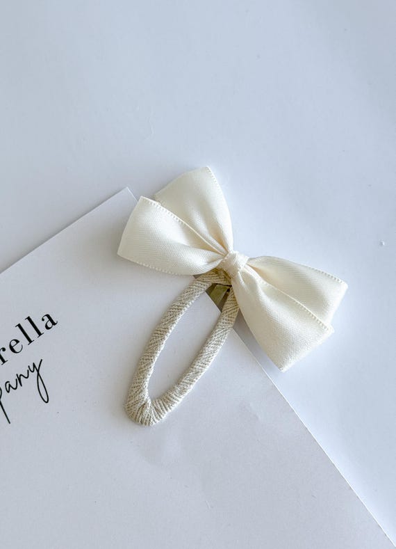Ivory Satin Bow Hair Clip: Snap Clip, Flower Girl Accessory  display picture 3