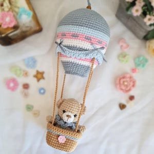 Blauer Heißluftballon mit Babyspieluhr, handgemachter Heißluftballon, Amigurumi, Plüschtier, Häkelgeschenk