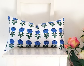 Lumbar 21 x 12 Marimekko - Maalaisruusu cotton canvas. Blue Flowers pillow cover