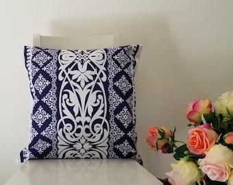 18 x 18 Blue and White Traditional Pattern Cushion Cover