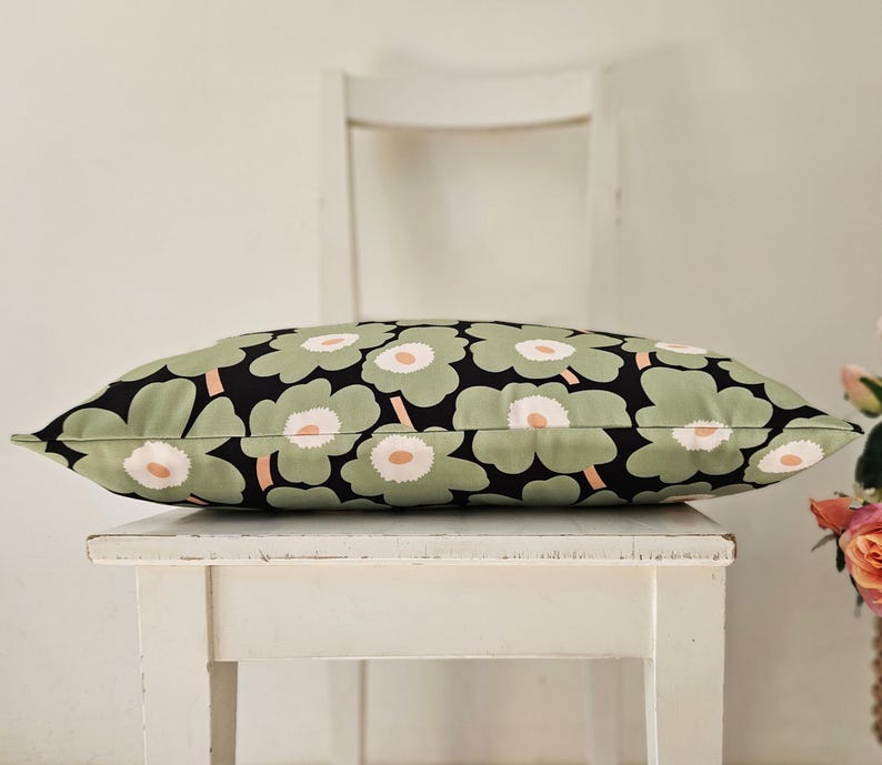 Marimekko Pieni Unikko Pillow Cover