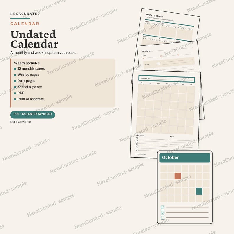 Op de afbeelding: Een ongedateerd kalendersysteem met 12 maandpagina's, week- en dagpagina's, een jaaroverzicht en PDF-formaat. De afbeelding toont meerdere vellen papier met rasterindelingen, een maandoverzicht en een pagina voor de maand oktober.