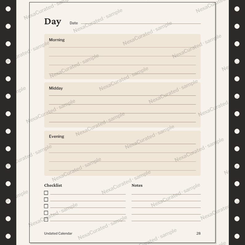 Op de afbeelding: Een dagplanner-pagina met een cr&egrave;mekleurige achtergrond en zwarte tekst. Het bevat secties met de labels Day, Date, Morning, Midday, Evening, Checklist en Notes. De lay-out bevat horizontale lijnen om op te schrijven en vijf selectievakjes. Het paginanummer 28 staat rechtsonder.