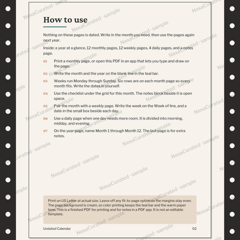Op de afbeelding: Een cr&egrave;mekleurige instructiepagina getiteld How to use, met zwarte tekst en genummerde stappen voor een ongedateerde kalender. Het bevat instructies voor maand-, week- en dagpagina's, plus afdrukinstructies voor US Letter-formaat.
