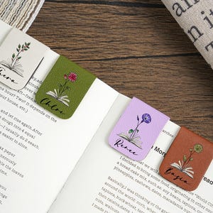Leather Birth Flower Bookmark With Name,Name Bookmark with Birth Flower,Personalized  Bookmark with name,Birthday Gift For Book Lover