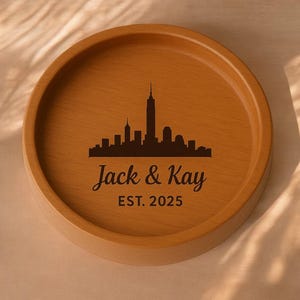 Porta-alianças Skyline personalizado: lembrança de casamento de madeira gravada personalizada