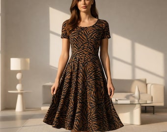 trapèze géométrique moderne T-Touch | Robe mi-longue bleu marine à imprimé abstrait bleu marine