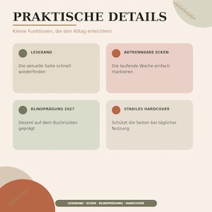 May include: An informational graphic titled PRAKTISCHE DETAILS with four sections describing product features: LESEBAND, ABTRENNBARE ECKEN, BLINDPR&Auml;GUNG 2027, and STABILES HARDCOVER. The layout uses a neutral color palette with olive and terracotta accents.