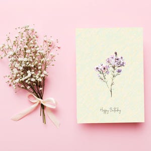 Biglietto di Buon Compleanno con Fiori Rosa – Carta Digitale da Stampare – Design Elegante