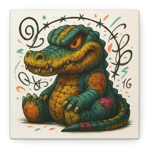 Puede incluir: Impresión en lienzo que presenta un cocodrilo de dibujos animados con un diseño de patchwork. El cocodrilo es principalmente verde y amarillo, con acentos naranjas y una expresión enfadada. Remolinos decorativos y un círculo de alambre de púas rodean al cocodrilo.