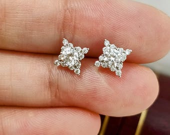 Certified D/VVS1 Centre Moissanite Starburst Stud Earrings 10K/14K (JDR0835E-12)