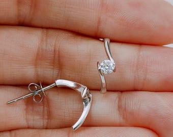 D/VVS1 Certified Moissanite Half Loop Earrings - 10K/14K Gold (JDE2005A)