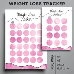 Könnte beinhalten: Zwei weiße Gewichtsverlust-Tracker-Blätter mit rosa Aquarellkreisen. Der Text "Weight Loss Tracker" steht oben auf jedem Blatt. Die Blätter sind mit "Week Weight" beschriftet. Das rechte Blatt ist kleiner und enthält den Text "PDF, PNG, A4, A5, Letter, Half Letter".