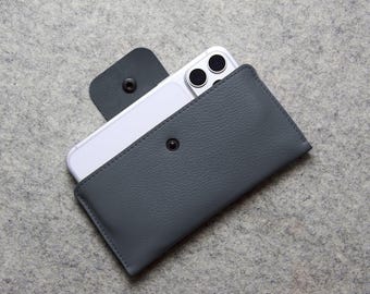 Leather iPhone Air Case: AirTag Pocket & Merino Felt Lining, iPhone 17 Pro Max leather Sleeve Personalized