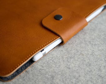 Leather iPad Mini Sleeve, Full Grain Italian Leather, Personalized, AirTag pocket