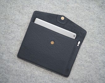 Leather Kindle Scribe Colorsoft Case: Kindle Scribe 2025 case with Pen holder, Tuscan leather, Merino Wool Felt interior, Personalization