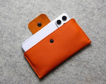 Leather iPhone 17 Pro Max Sleeve: AirTag Pocket & Merino Felt Lining, iPhone 17 Pro Case Personalized, iPhone Air case
