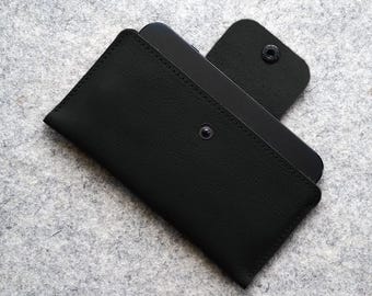 Leather iPhone 17 Pro Max Case: AirTag Pocket & Merino Felt Lining, iPhone Air Case Personalized