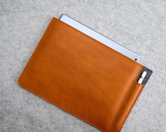 Case for Supernote Nomad, Manta leather case, Merino Wool Felt interior, pen holder, Personalized, Supernote manta folio