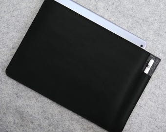 Leather Case for reMarkable 2 & Paper Pro: Marker Holder, Merino Wool Felt lining, Personalization, Type Folio compatible