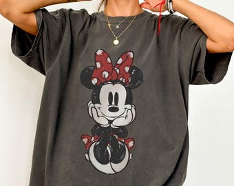 Camiseta retro de Minnie Mouse Comfort Colors®, camiseta de Minnie Mouse estilo vintage, camiseta para viaje de chicas a Disneyland, vacaciones de Disney Besties