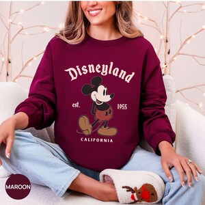 Sudadera retro de Minnie y Mickey Mouse para pareja en Disneyland. Sudadera con capucha para viaje familiar a California en Disneyland (establecida en 1955). Daisy y el Pato Donald. imagen 13
