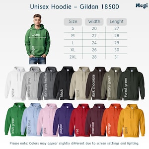 Puede incluir: Una selecci&oacute;n de sudaderas con capucha unisex Gildan 18500 en varios colores, incluyendo blanco, negro y verde bosque. La imagen muestra una tabla de tallas con medidas en cm y un modelo con una sudadera verde. El texto dice "Unisex Hoodie - Gildan 18500."