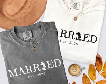 Comfort Colors® Disney Verheiratet Shirt, Mickey Minnie Silhouette Married Est. 2026 Flitterwochen T-Shirt, Ehemann Frau Braut Paar passendes Tshirt
