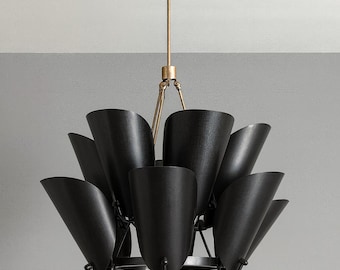 Mid Century Modern Messing Sputnik Kronleuchter - 12 Light Curved Shade Anhänger