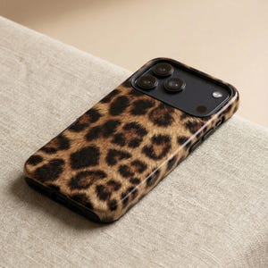 Leopard Phone Case – Vintage Animal Print Design – iPhone & Samsung – Gift for Her + Free Wallpaper
